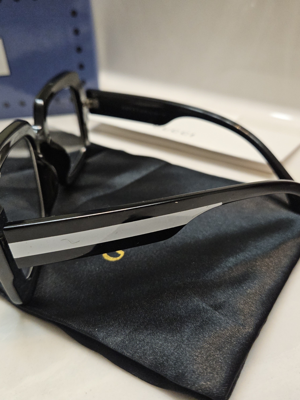 Gucci Black Square Optical Glasses with Red Velvet Case - Picture 2 of 13